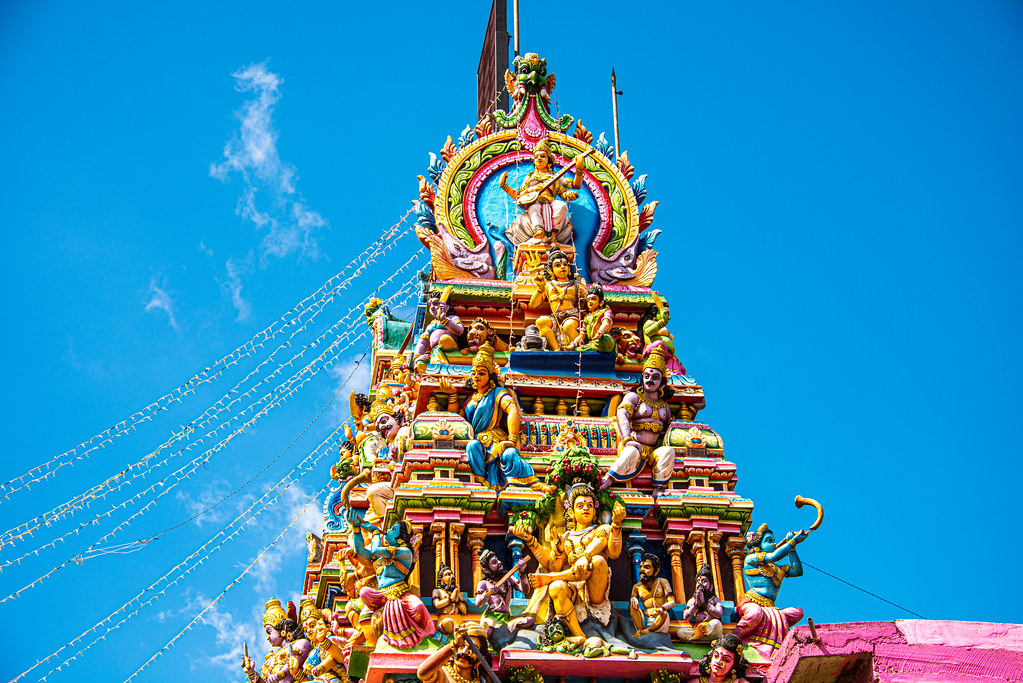 Храм Мутумариамман: святое место на Шри-Ланке